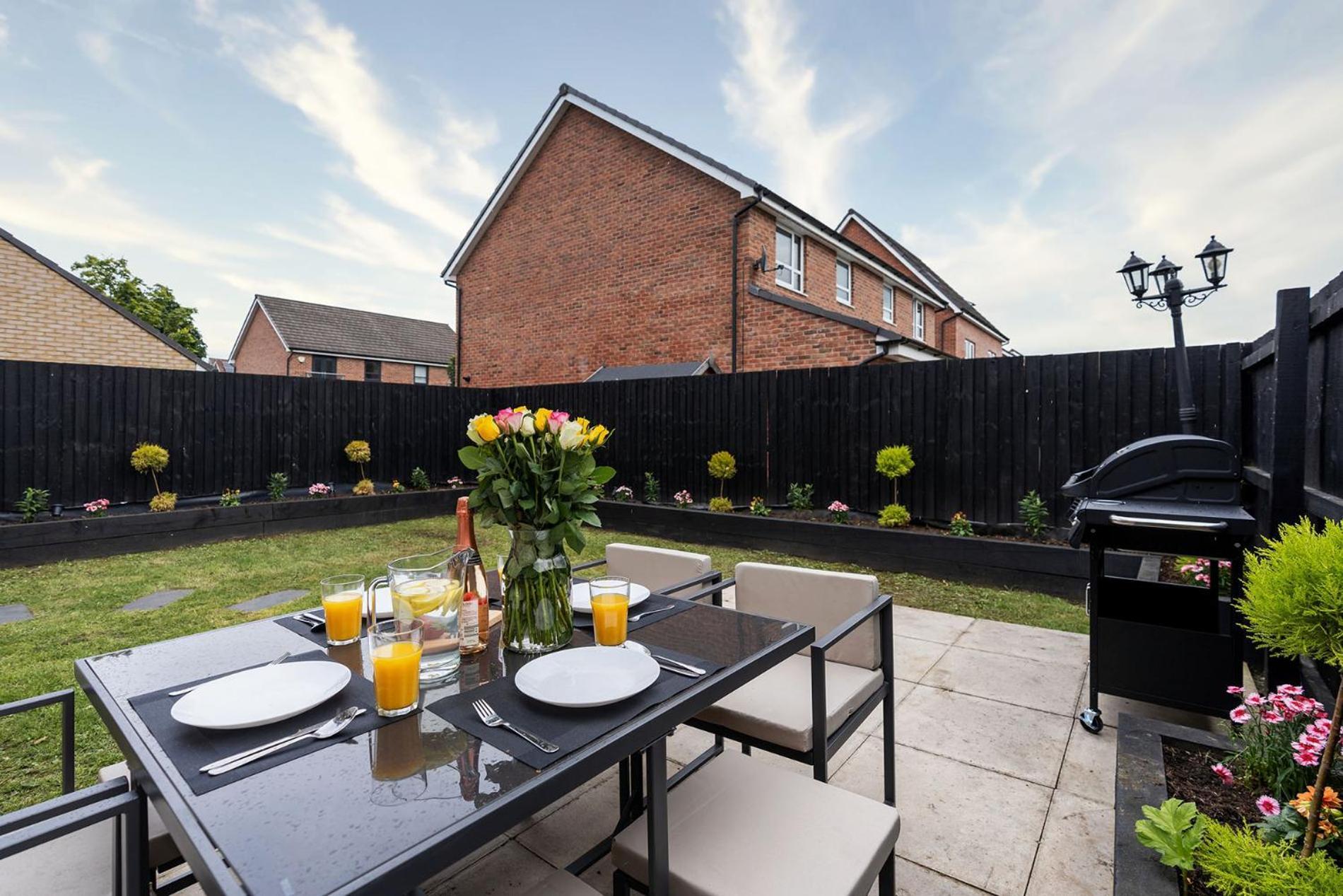 Riverside Villas Manchester Exterior photo