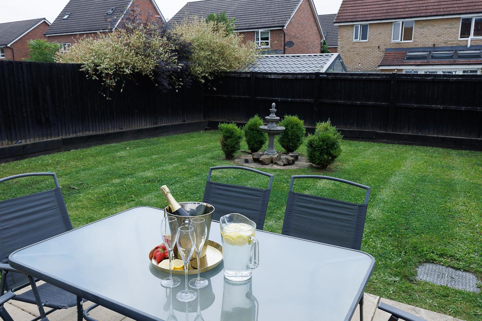 Riverside Villas Manchester Exterior photo