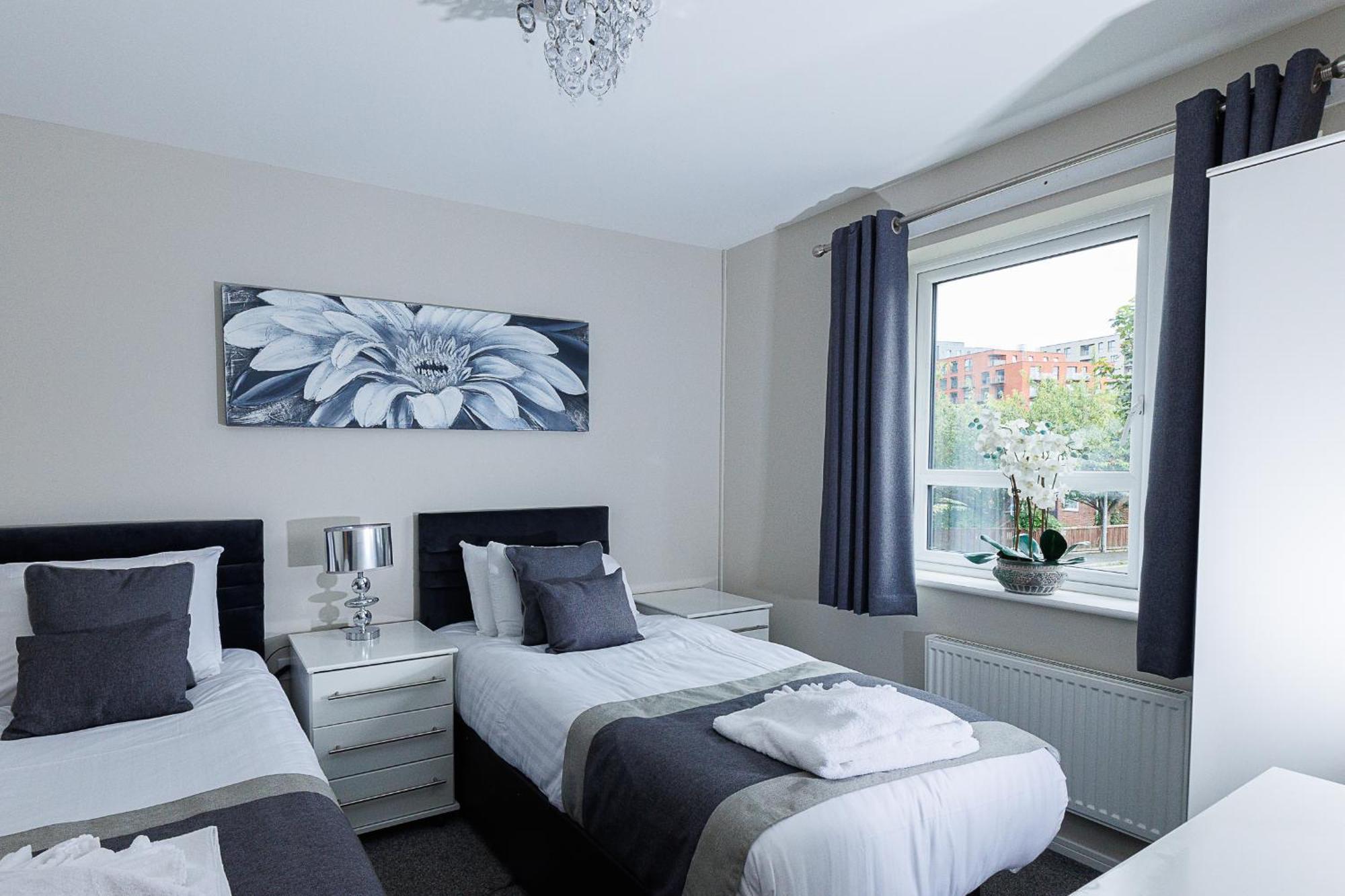 Riverside Villas Manchester Exterior photo